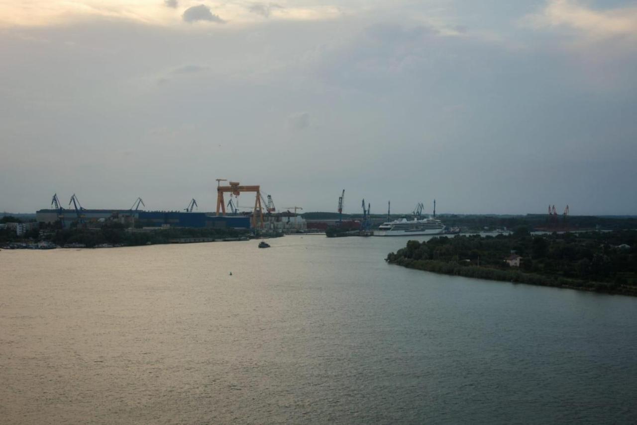 Delta Danube View Apart Tulcea Bagian luar foto